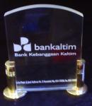 PESAN PLAKAT PENGHARGAAN,  CARI PLAKAT PENGHARGAAN,  JUAL PLAKAT PENGHARGAAN,  CARI PLAKAT,  PESAN PLAKAT ,  PESAN CINDERA MATA,  CARI CENDERA MATA,  JUAL PLAKAT FIBER,  BUAT PLAKAT AKRILIK,  BUAT TROPHY RESIN ,  PRODUKSI PIALA RESIN ,  PLAKAT ACRYLIC LASER,  PLAKAT